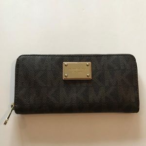 Michael Kors Large Brown Logo Wallet 🎁
